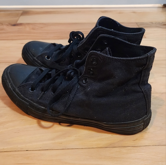 Converse Chuck Taylor All Star High Top Sneaker Black US Men 7 Women 9 - Picture 1 of 7
